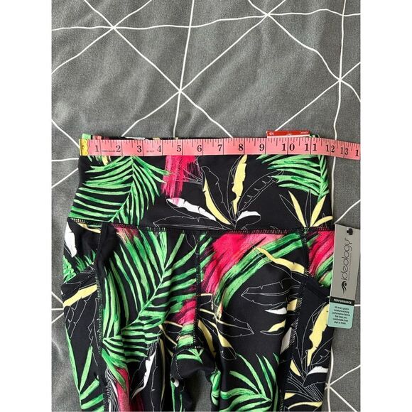 Ideology Women’s Black Moisture Wicking Pocketed Compression Upf50 Crop Printed - Picture 8 of 11